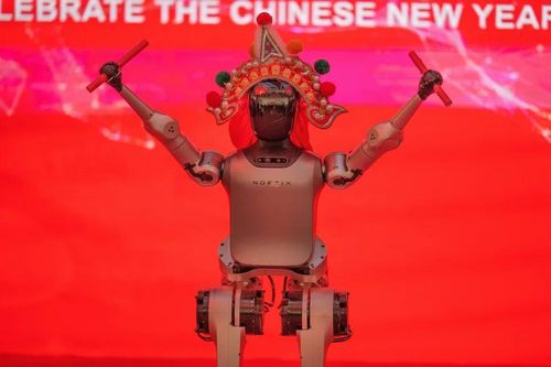 Công nghệ 16/2: Robot múa lân đón Tết ở Trung Quốc, drone khuấy động Olympic