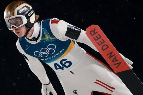 Vận động viên bị loại khỏi Thế vận hội mùa đông 2026 vì đi giày quá to