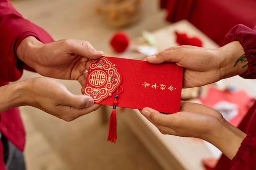 Chớ để lì xì thành áp lực cho cả người cho lẫn người nhận