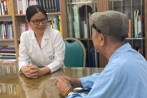 Bác sỹ cảnh báo nguy cơ bệnh ung thư nặng lên do 'kiêng thuốc mùng Một'