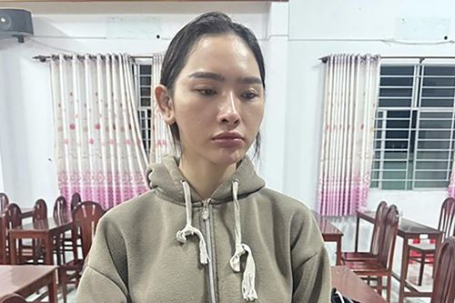 Khởi tố cô gái tạt sơn vào nhà người yêu cũ để trả thù ở TP.HCM
