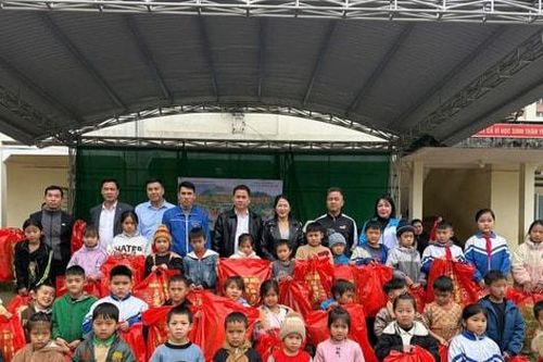 Chắt chiu yêu thương, đong đầy niềm vui ngày cuối năm