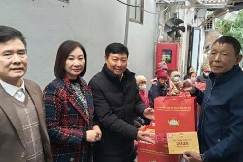 'Tết ấm' về giữa lòng Hà Nội