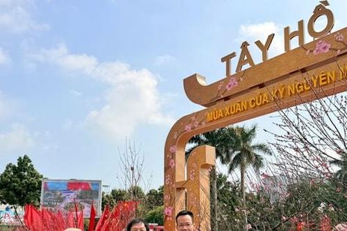 Hà Nội rộn ràng trước giờ Giao thừa Bính Ngọ 2026 Sắc xuân ngập phố, niềm tin lan tỏa