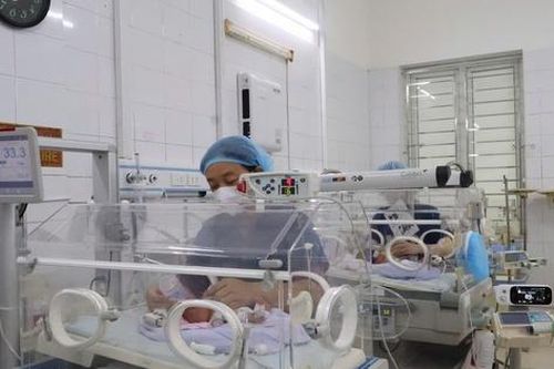 Trong dịp đoàn viên, những cuộc 'chạy đua' vẫn tiếp diễn