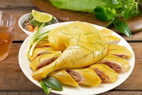 Lợi ích của thịt gà trong mâm cỗ ngày Tết