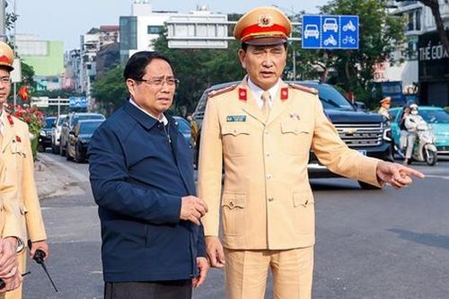 Thủ tướng động viên lực lượng CSGT, an ninh mạng làm nhiệm vụ đêm 29 Tết