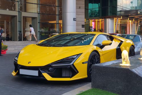 Siêu xe Lamborghini Revuelto độc nhất Việt Nam 'xuất hành'