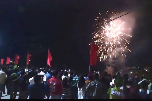 Pháo hoa về với đại ngàn