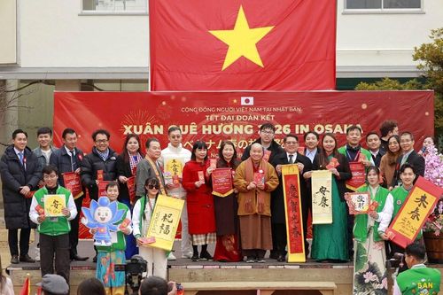 Tết Việt nơi xứ người và những ký ức không bao giờ cũ