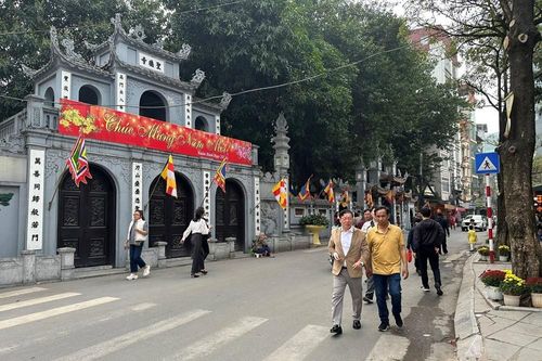 Đầu năm du Xuân cầu duyên ở ngôi chùa linh thiêng nhất Thủ đô