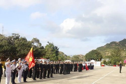 Trang nghiêm lễ Chào cờ sáng mồng 1 Tết và lan tỏa khí thế đầu Xuân