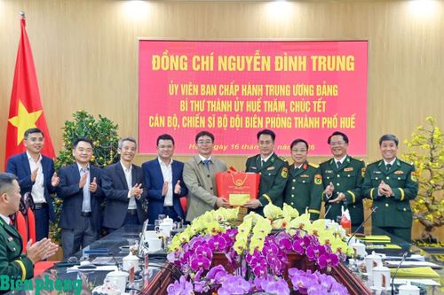 Lãnh đạo thành phố Huế thăm, chúc Tết Bộ đội Biên phòng thành phố Huế
