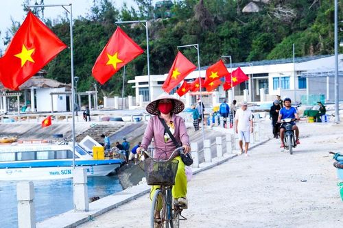 Tết về xã đảo duy nhất ở Gia Lai