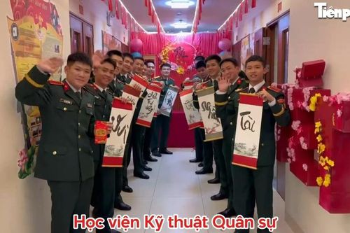Những khoảnh khắc chào đón năm mới đậm chất lính tại các đơn vị Quân đội