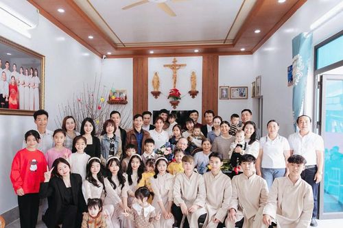 Tết rộn tiếng cười trong gia đình 10 con ở Thanh Hóa