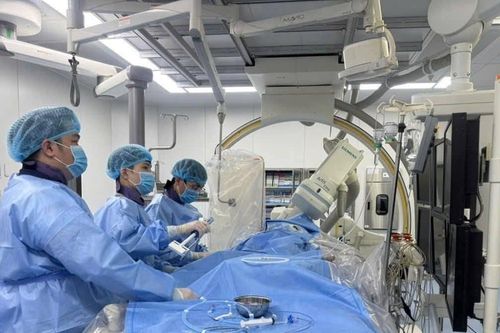 Cứu nữ bệnh nhân nhồi máu cơ tim cấp trước thềm năm mới, giáo sư cảnh báo khẩn