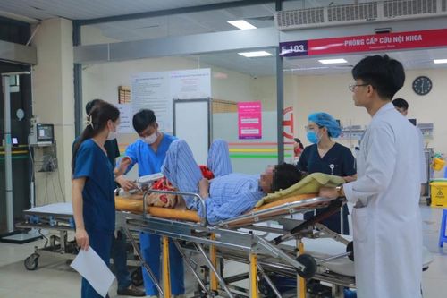 Nhiều ca cấp cứu dồn dập vào thời điểm giao thừa