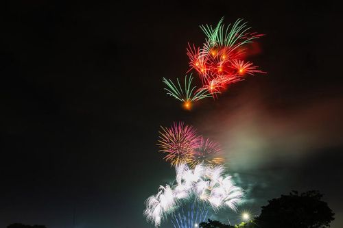 Rực rỡ pháo hoa chào Xuân mới Bính Ngọ 2026 tại Hà Nội và TP. Hồ Chí Minh