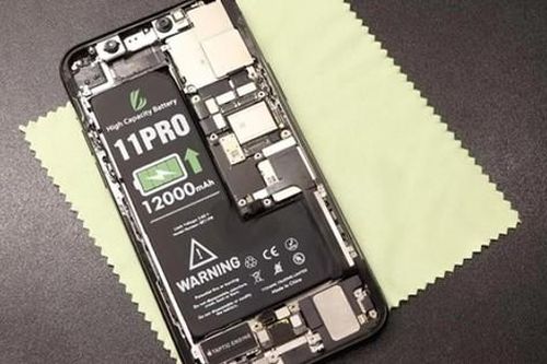 iPhone được 'độ' pin 12.000 mAh, dùng vài ngày chưa cần sạc