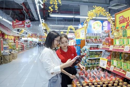 Mùng 1 Tết, thị trường hàng hóa ổn định, không tăng giá đột biến