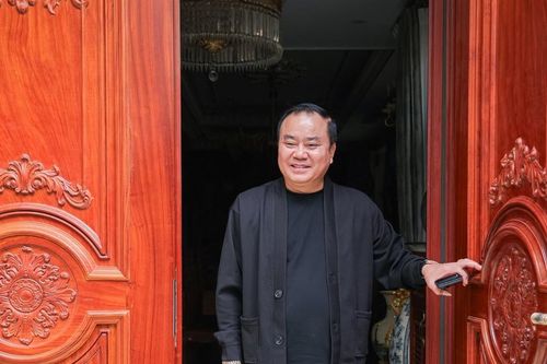 'Khám' biệt thự mặt tiền 4 tầng tại Hà Nội của NSND đóng vai Ngọc Hoàng đầu tiên trong Táo quân