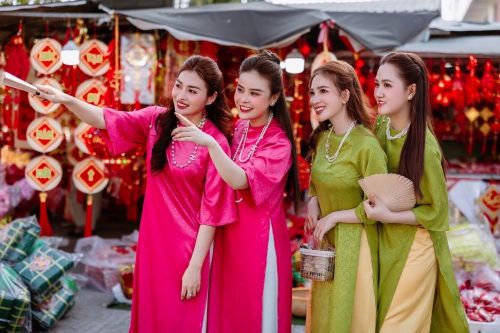 Người trẻ châu Á và cách kể câu chuyện Tết