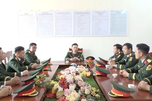 Bộ CHQS tỉnh kiểm tra sẵn sàng chiến đấu, chúc Tết đơn vị trực Tết