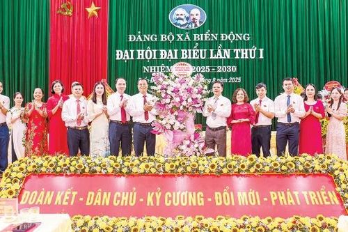 Đồng chí Cao Văn Hoàn, Bí thư Đảng ủy, Chủ tịch HĐND xã Biển Động: Phát huy tinh thần đoàn kết, chung sức xây dựng quê hương