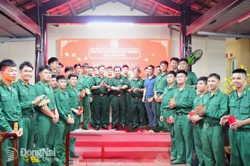 Các đơn vị duy trì nghiêm trực, gác sẵn sàng chiến đấu trong đêm giao thừa