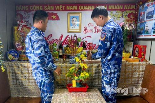 Giữ vững nhịp xuân nơi đầu sóng