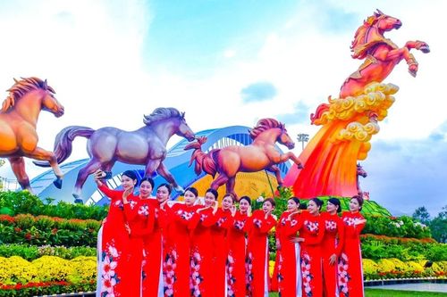 Năm Ngọ nói về ngựa: Từ tranh Bát tuấn đồ đến Mã đáo thành công