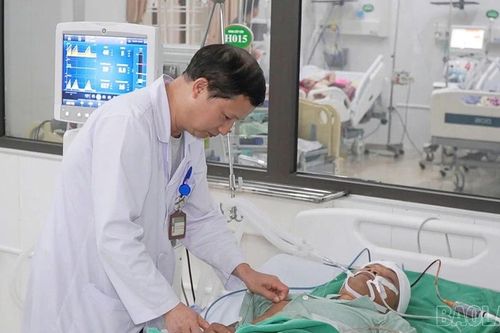 Phẫu thuật xuyên đêm cứu sống du khách Philippines nguy kịch do xuất huyết não