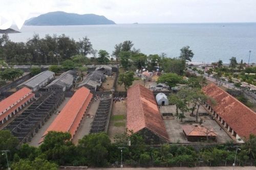 Du lịch Tết: 6 trải nghiệm độc đáo từ lễ canh thức Côn Đảo đến làng đá Cao Bằng