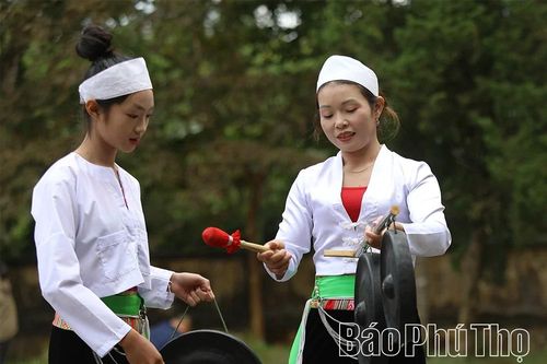Tiếng chiêng Mường gọi Xuân về