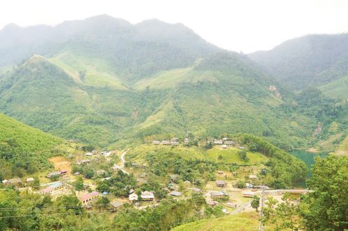 Bản Lòm 'khoác áo mới'