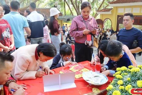 Đi lễ cầu an ngày đầu năm mới