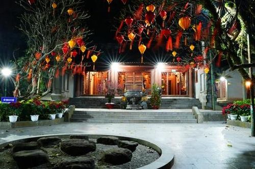 Không khí linh thiêng, tĩnh lặng đêm Giao thừa tại Đền Hùng