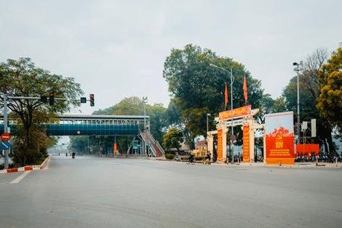 Hà Nội vắng vẻ, bình yên sáng mùng 1 Tết Bính Ngọ