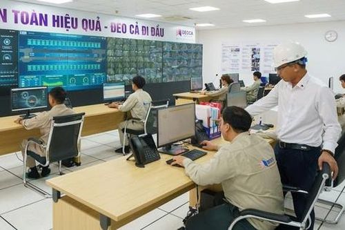 Giao thừa nơi hầm Đèo Cả