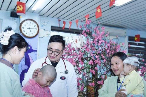 Những điều ước viết giữa đêm giao thừa ở Bệnh viện K