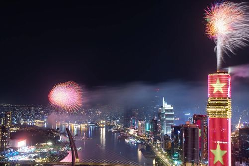 Sôi động không khí chào năm mới tại TP.HCM