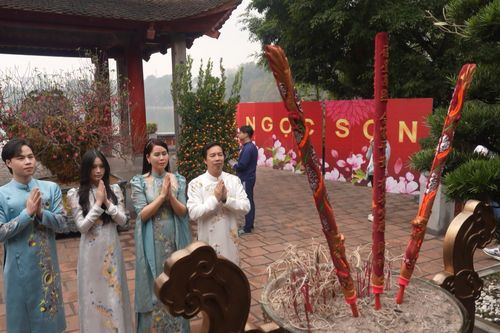 Lễ chùa đầu năm
