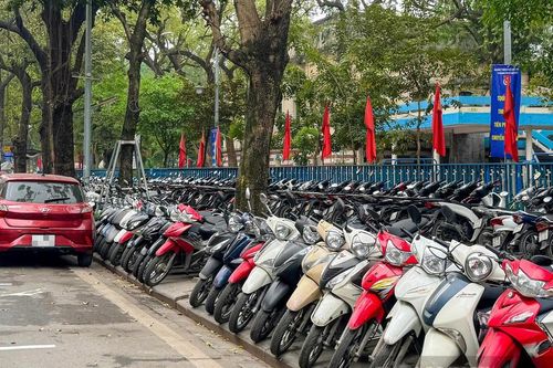 Nhiều điểm trông giữ xe miễn phí tại trung tâm Hà Nội trong Tết Bính Ngọ
