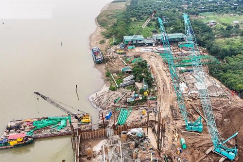 Mục sở thị đại công trường thi công 7 cầu bắc qua sông Hồng
