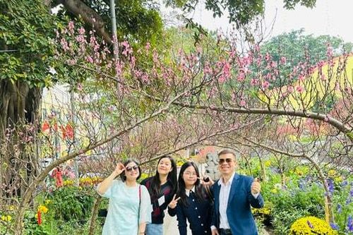 Hà Nội: Các điểm vui chơi đông kín du khách từ mùng 1 Tết