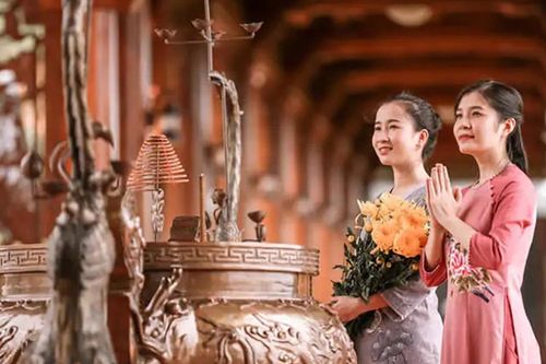 Gợi ý 16 địa điểm đi lễ chùa đầu năm ở Hà Nội 'cầu bình an, cầu may, cầu duyên'