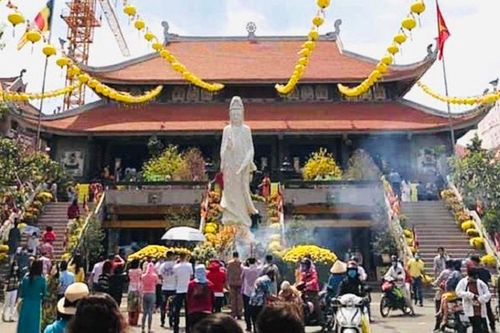 Việc nên làm ngày 1 Tết để hút tài lộc, may mắn cả năm