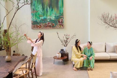 Biệt thự ngập hoa đón Tết của Midu