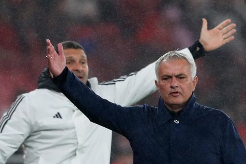 Benfica làm xấu hình ảnh Champions League